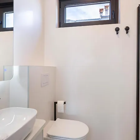 Hills With Pool 2 Ferienhaus