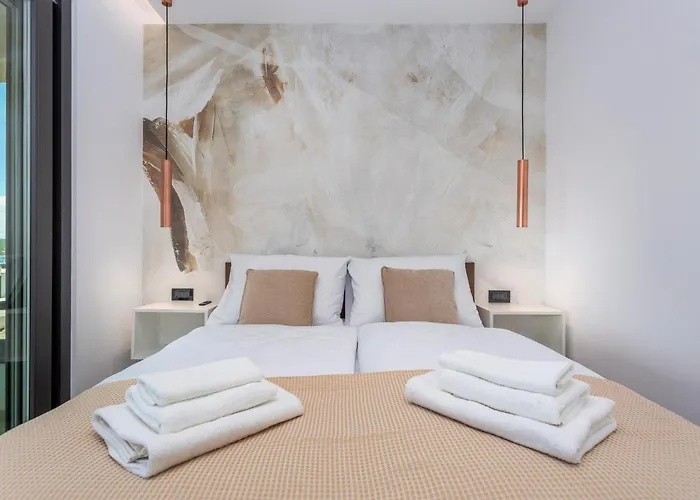 Сasa de vacaciones Hills With Pool 2 *