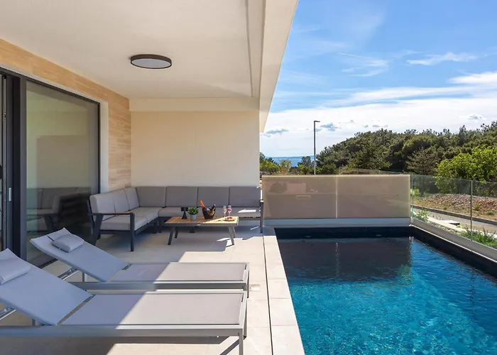 Hills With Pool 2 Punat