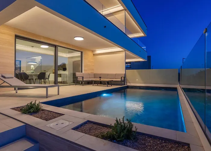 Hills With Pool 2 * Punat