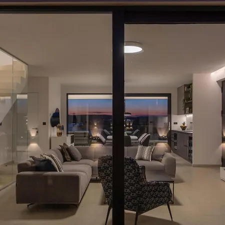 Hills With Pool 2 Prázdninový dům *