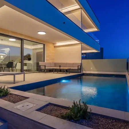 Hills With Pool 2 * Punat