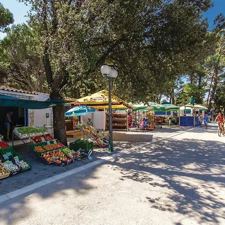 Prázdninový dům Hills With Pool 2