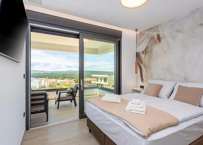 Semesterbostad Hills With Pool 2